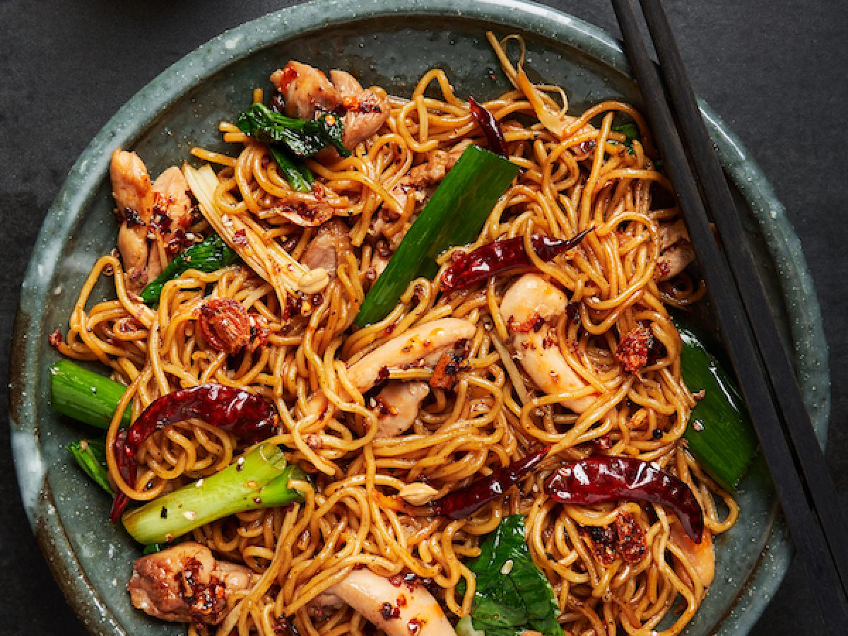 Schezwan Chicken Noodles